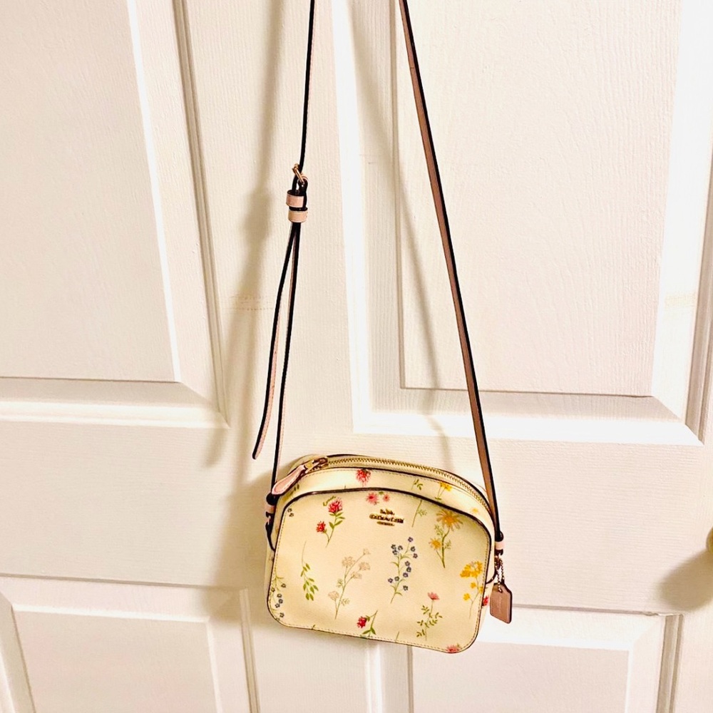 Coach Canvas/Crossbody Bag White With Floral Print And Hang Tag